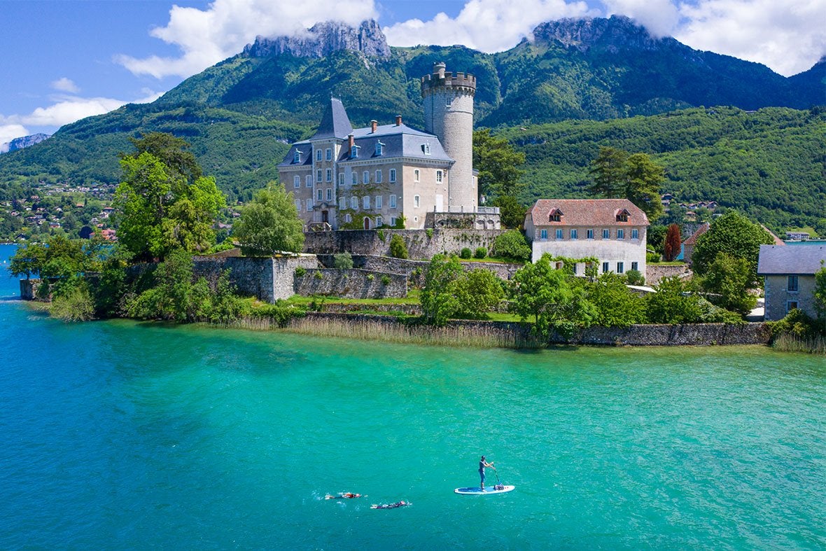 A Red Original Outdoor Adventure to Lake Annecy