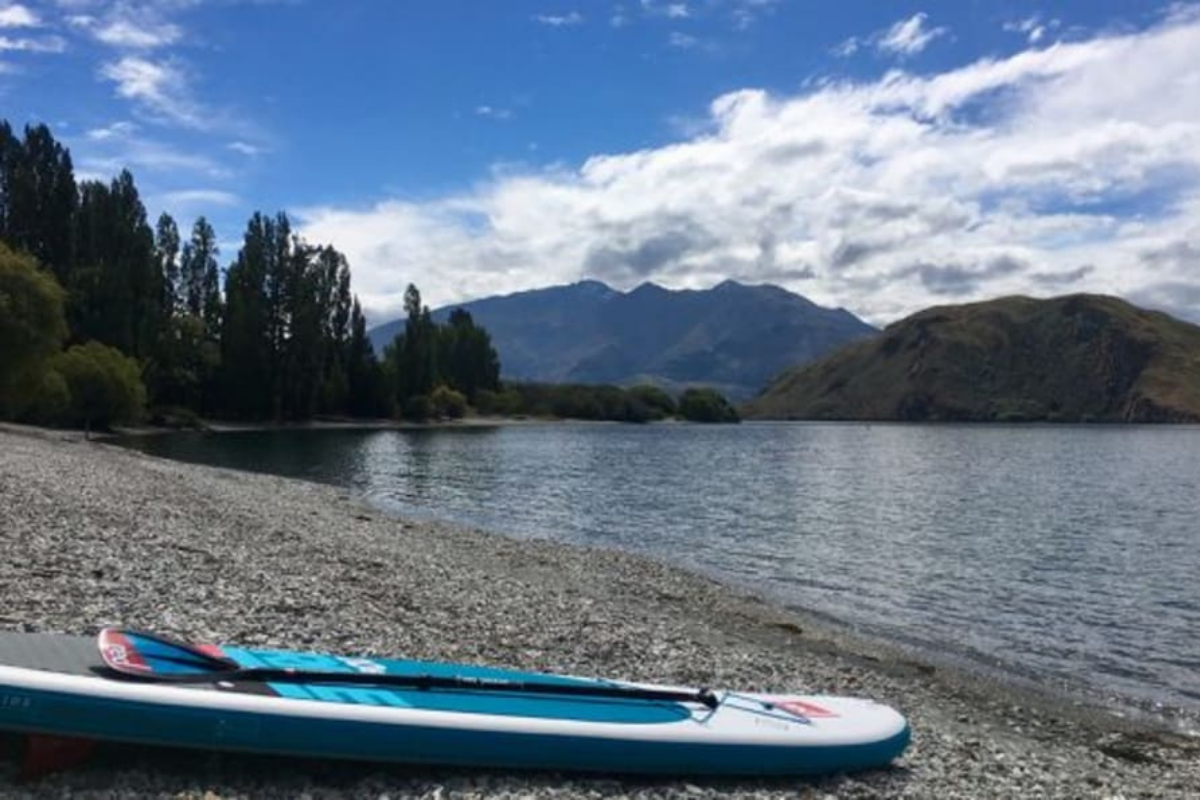 Explore Lake Wanaka by Stand-up Paddleboard